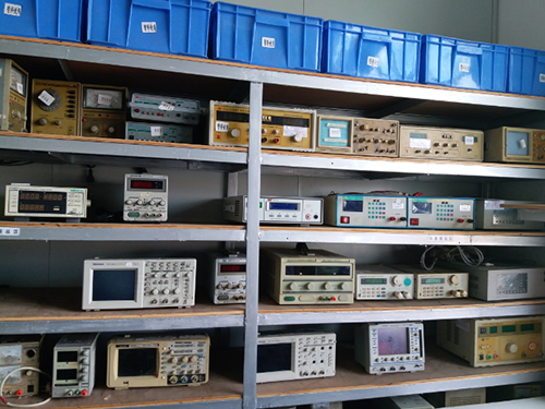 电子研发办公室